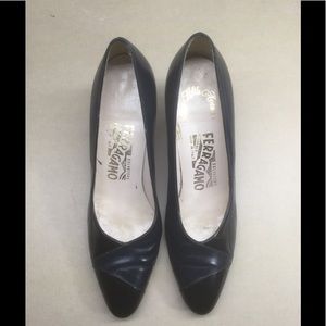 Ferragamo Lady’s shoes in good condition!